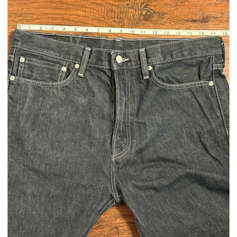 Levi's 562 Dark Wash Jeans 34x30 Button Fly Loose Tapered Fit 100% Cotton